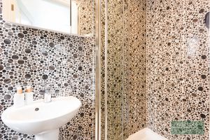 Photo 16- click for photo gallery